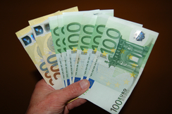 Die EU will Bargeldzahlungen von mehr als 10.000 Euro untersagen - Vorwand ist der Kampf gegen Geldwäsche.