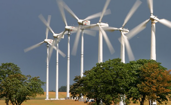 Der grüne deutsche Wirtschaftsminister Habeck will den Windkraftausbau in Naturschutzgebieten vorantreiben.