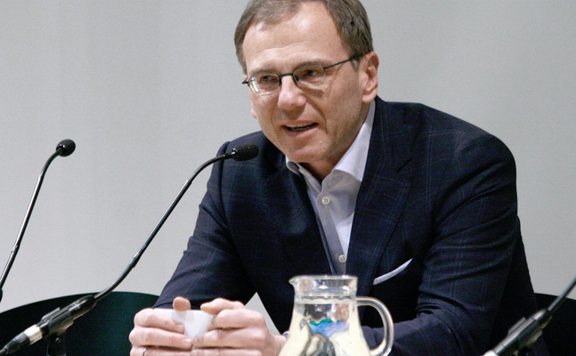 ORF-Sprecher Armin Wolf kritisierte die Reformpläne von Verkehrsminister Norbert Hofer bezüglich Schummeleien bei den Führerscheinprüfungen druch arabische Clans.