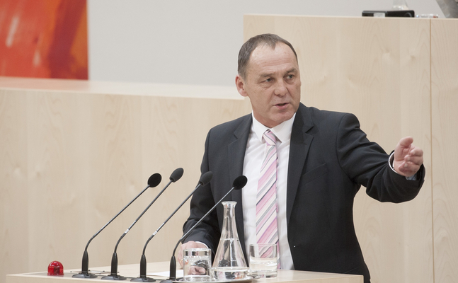 FPÖ-Konsumentenschutzsprecher Wurm: "Gibt es Weisung aus dem Büro des zuständigen Ministers Mückstein, alle Oppositionsanträge zu vertagen?"