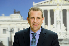 FPÖ-Generalsektretär Harald Vilimsky kritisiert die Aussagen der ÖVP-EU-Abgeordneten Ohtmar Karas zur Asylantenverteilung.