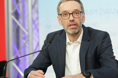 FPÖ-Bundesparteiobmann Kickl fordert Fünf-Punkte-Garantieerklärung vom Kanzler gegen Impfzwang.