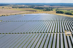 Industrie und Landwirtschaft sollen nach Eu-Plänen verschwinden - nur Wind- und Solarkraftwerke dürfen künftig Böden verbrauchen.