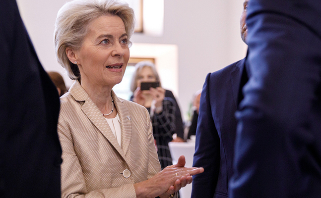 EU-Kommissionspräsidentin Ursula von der Leyen will weitere gemeinsame Schulden aufnehmen, um Preisdeckel für Energie zu finanzieren.
