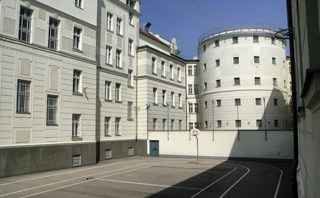 Mehr als die Hälfte aller Gefängnis-Insassen in Österreich sind Ausländer.