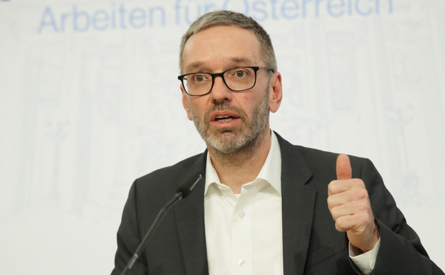 FPÖ-Bundesparteiobmann Kickl zu Impfzwang-Entscheidung der Regierung: "Österreich ist mit heutigem Tag eine Diktatur!"