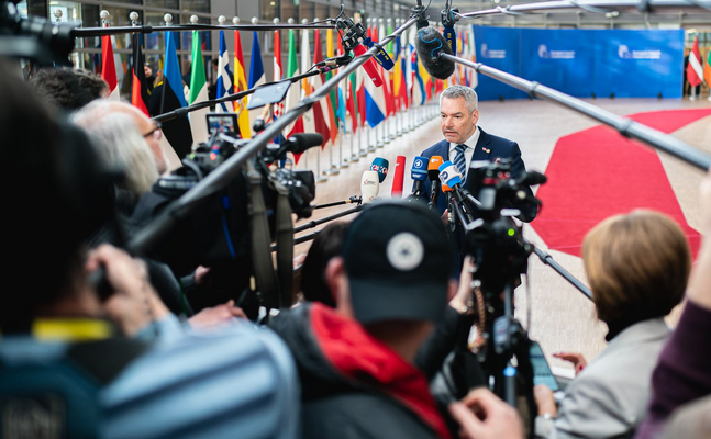 Bundeskanzler Karl Nehammer vor dem EU-Gipfel in Brüssel.