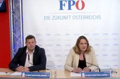 FPÖ-Sozialsprecherin Dagmar Belakowitsch und FPÖ-Agrarsprecher Peter Schmiedlechner bei ihrer gemeinsamen Pressekonferenz am Montag in Wien.