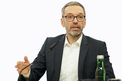 FPÖ-Bundesparteiobmann Kickl fordert Garantieerklärung der anderen Oppositionsparteien SPÖ und Neos gegen Impfzwanggesetz.