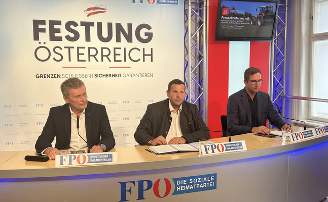 Josef Hintermayer, Peter Schmiedlechner und Christian Tornehl bei ihrer Pressekonferenz in Wien. 
