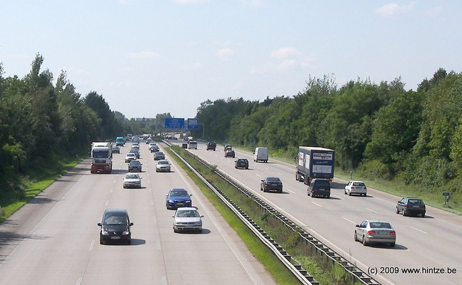 Grüne Verkehrspolitik ein Anschlag auf die Pendler - FPÖ-Obmann Hofer: "Geplante kilometerabhängige Pkw-Maut belastet Pendler mit bis zu 4.700 Euro pro Jahr."