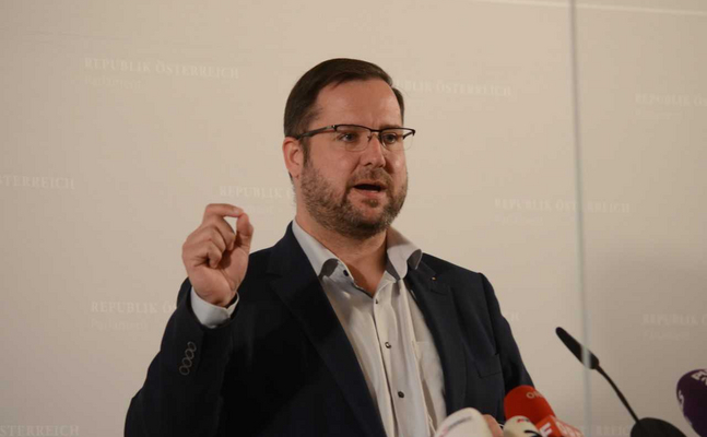 Ex-Novomatic-Chef stellt klar: Es gab keinen "Deal" mit der FPÖ - FPÖ-Fraktionsführer Christian Hafenecker berichtet über eine mühsame Befragung im U-Ausschuss, die schließlich abgebrochen wurde.