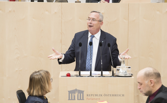 ÖVP-Mahrer soll seine Bachelorarbeiten für eine Überprüfung zur Verfügung stellen! - FPÖ-Wissenschaftssprecher Graf: "Als Nationalratsabgeordneter hat Mahrer auch eine Vorbildfunktion." 