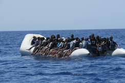 Illegale Grenzübertritte in EU steigen massiv an – Verdoppelung auf zentraler Mittelmeer-Route.