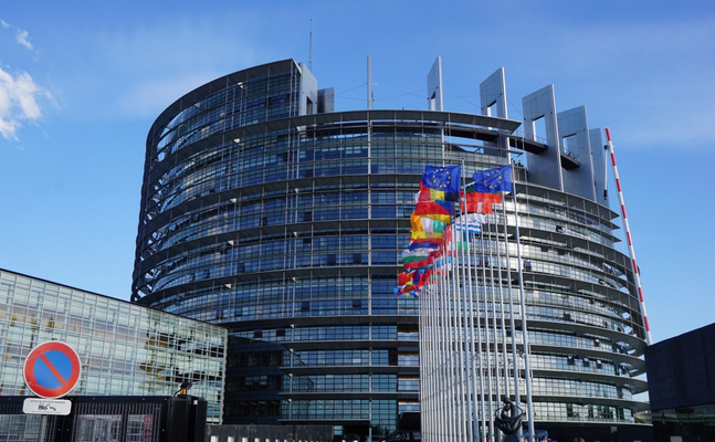 „ALDE, die liberale Fraktion im Europaparlament, in der auch Österreichs NEOS dabei sind, lässt sich von multinationalen Konzernen finanzieren“, sagte heute Harald Vilimsky, freiheitlicher Delegationsleiter im Europaparlament und FPÖ-Generalsekretär.