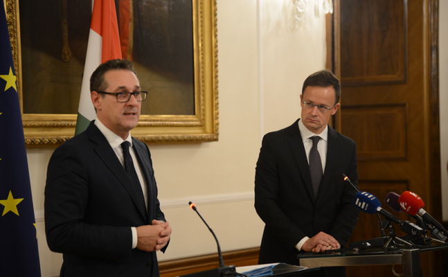Vizekanzler HC Strache und Ungarns Außenminister Peter Szijjarto hoben bei einem Traffen in Wien heute, Mittwoch, die guten Beziehungen der beiden Länder hervor.