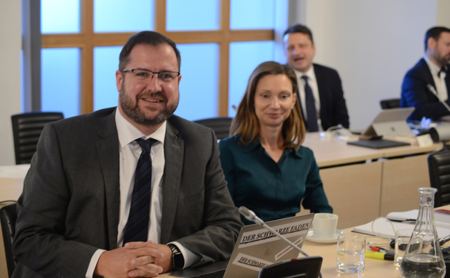 FPÖ-U-Ausschuss-Fraktionsführer Christian Hafenecker und FPÖ-Verfassungssprecherin Susanne Fürst vertreten die Freiheitlichen im U-Ausschuss.