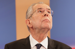 Bundespräsident Alexander Van der Bellen verweigert sachliche TV-Diskussionen mit den Gegenkandidaten.