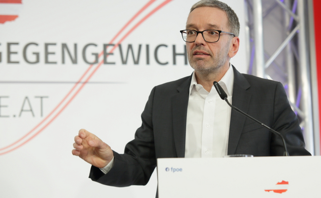FPÖ-Bundesparteiobmann Kickl: "Finanzminister Brunner schläft in Sachen Teuerung weiter in der Pendeluhr."