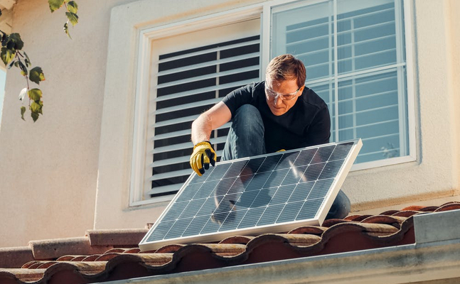 Viele Photovoltaik-Umrüster fallen wegen langer Liefderfristen um zugesagte staatliche Förderungen um.
