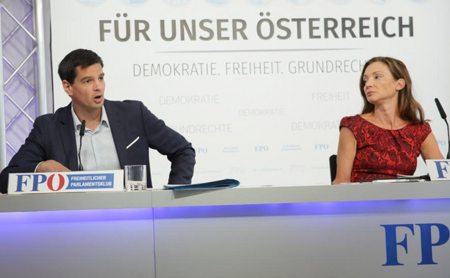 FPÖ-Sicherheitssprecher Hannes Amesbauer und -Menschenrechtssprecherin Susanne Fürst.
