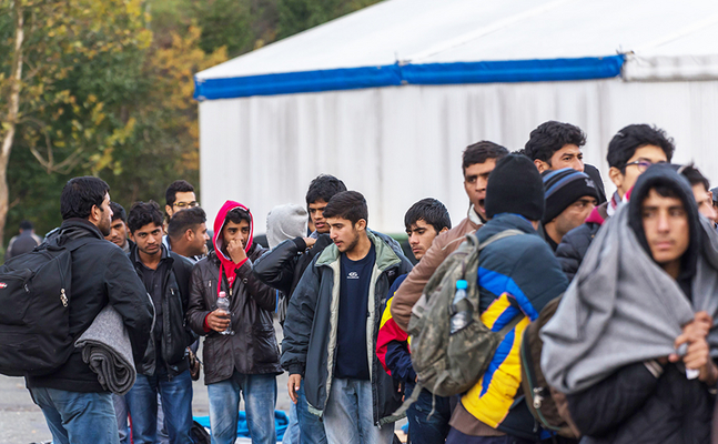 4.500 positive Asylanträge mehr als 2022 gab es im Vorjahr in Österreich - und auch die Mehrheit der 32.000 abgelehnten Asyl-Forderer wird wohl im Lande bleiben.