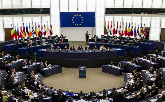 EU-Parlament: Geplante EU-Wahlrechtsänderung scheint nicht mit Verfassung vereinbar