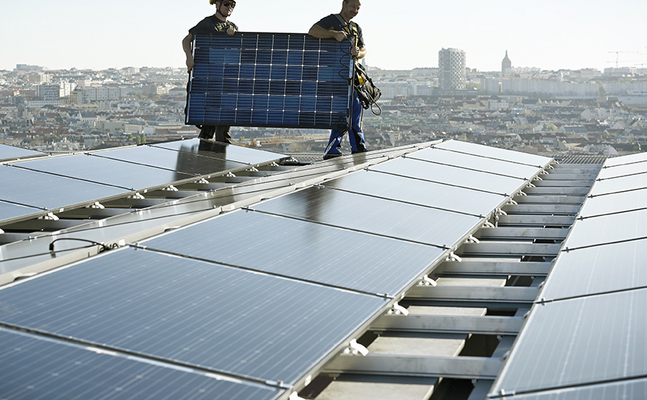 Schwarz-grüne Klima-Träumereien - 100 Prozent Strom aus Solar-, Wind- und Wasserkraft kostet ja nur an die 50 Milliarden Euro.