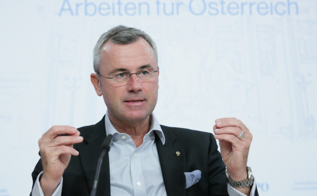 FPÖ-Bundesparteiobmann Hofer fordert Bundesregierung zum Rücktritt auf - Bundeskanzler Kurz soll den Gang zum Bundespräsidenten antreten.