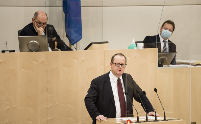 FPÖ-Finanzsprecher Fuchs kritisiert im Nationalrat Bevormundung von Kleinstinvestoren durch Regierungsparteien.
