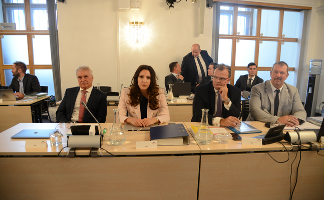 Heute, Dienstag, startete der BVT-Untersuchungsausschuss, in dem die FPÖ-Ausschussmitglieder die Rechtmäßigkeit der bisherigen Untersuchungen durch das Innenministerium beweisen will.