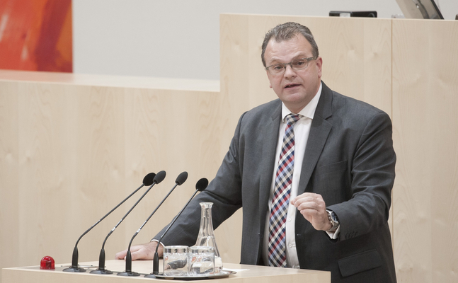 Der freiheitliche Fraktionsführer im BVT-Untersuchungsausschuss, Hans-Jörg Jenewein, weist die erneute Kritik der Opposition an Herbert Kickl als "völlig absurde, realitätsferne Anschuldigungen" zurück.
