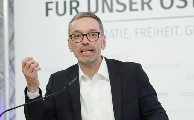 FPÖ-Bundesparteiobmann Kickl fordert Volksbefragung zu Embargo-Maßnahmen.