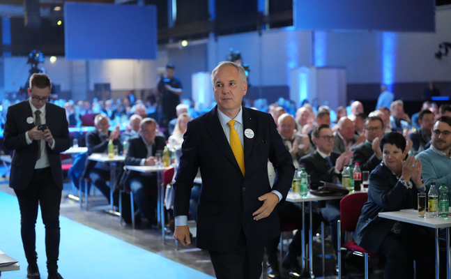 FPÖ-Bundespräsidentschaftskandidat Walter Rosenkranz beim 34. Bundesparteitag 2022 am Samstag in St. Pölten.