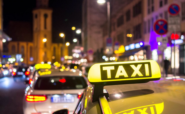 Gesetzeslage für Taxis und Mietwagen endich auf Stand der Zeit gehoben - FPÖ-Verkehrssprecher Hafenecker: "Auch Mietwagenfahrer müssen künftig die deutsche Sprache beherrschen und die nötigen Prüfungen absolvieren, so wie Taxifahrer."