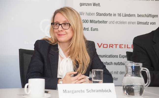 Ex-Ministerin Schramböck träumt offen von Schwarz-Grün
