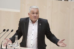 FPÖ-Parlamentarier Lausch zu Rechnungshofausschuss: "ÖVP schickte keinen Ersatz für Ministerin Schramböck!"