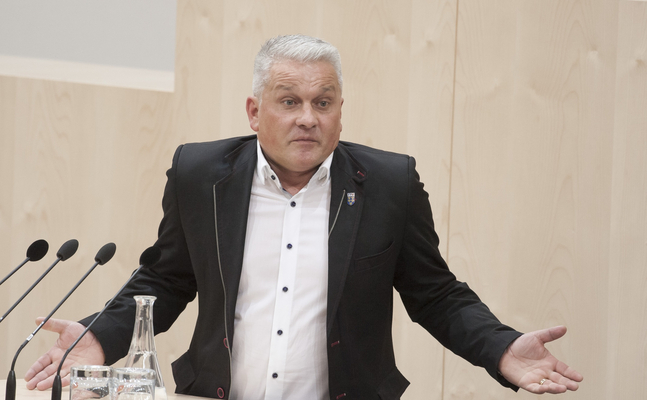 FPÖ-Parlamentarier Lausch zu Rechnungshofausschuss: "ÖVP schickte keinen Ersatz für Ministerin Schramböck!"