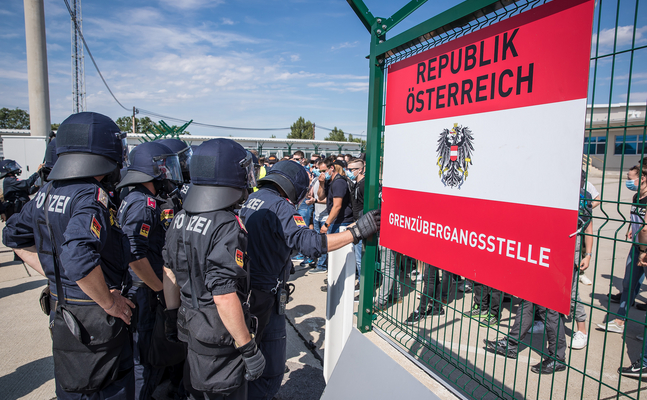 FPÖ-Sicherheitssprecher Amesbauer: "ÖVP-Innenminister Nehammer soll sich Dänemarks Asylpolitik zur Sicherheit Österreichs zum Vorbild nehmen."