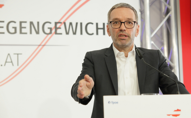 FPÖ-Bundesparteiobmann Herbert Kickl zeigt sich entsetzt über die Wirtschaftsprognosen von Wifo und IHS.
